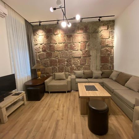 Nice Loft On Uznadze Street Tbilisi Bagian luar foto