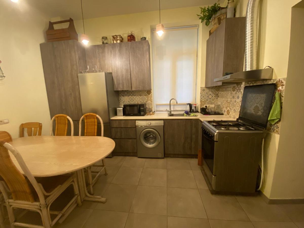 Nice Loft On Uznadze Street Tbilisi Bagian luar foto