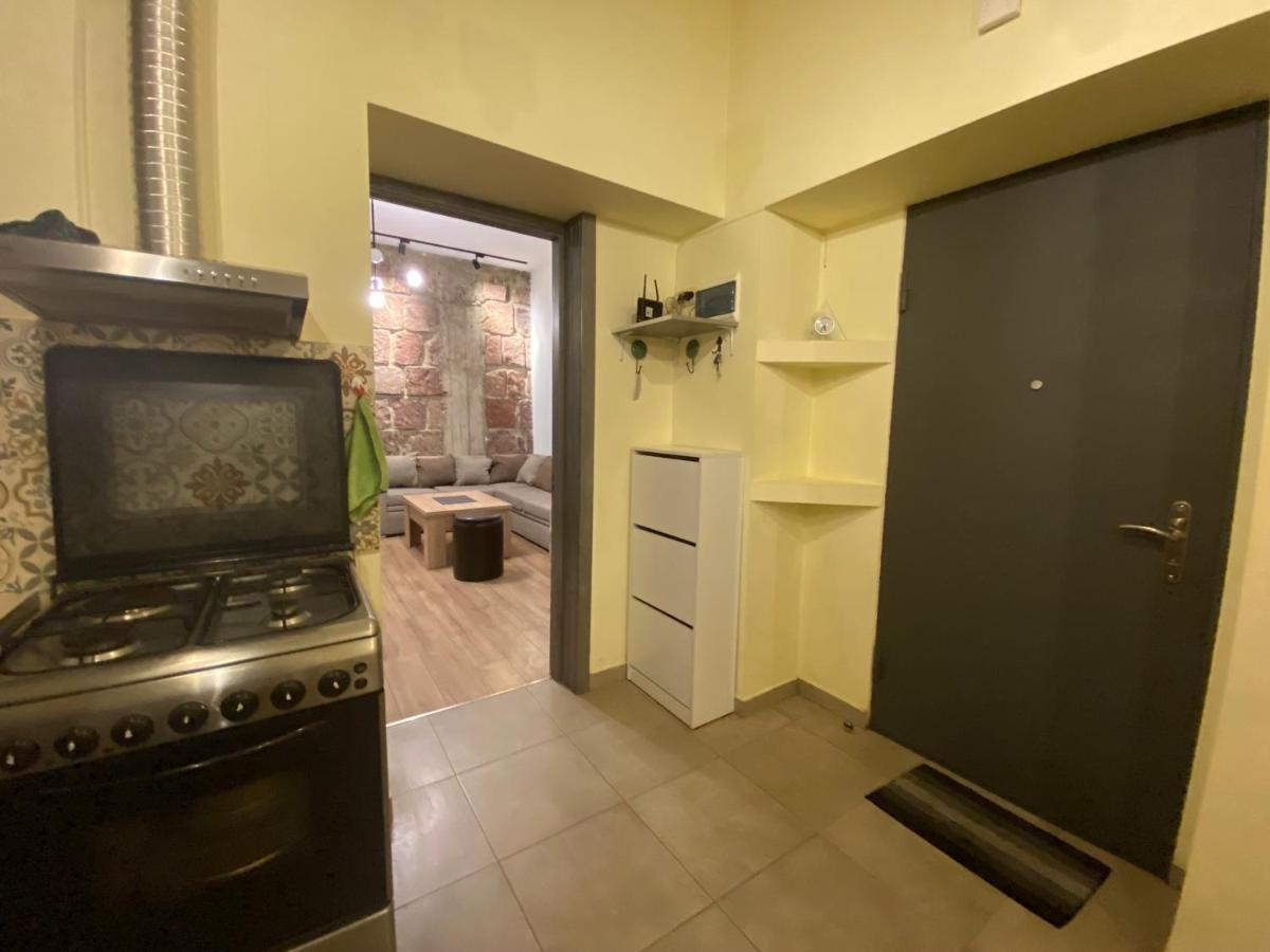 Nice Loft On Uznadze Street Tbilisi Bagian luar foto