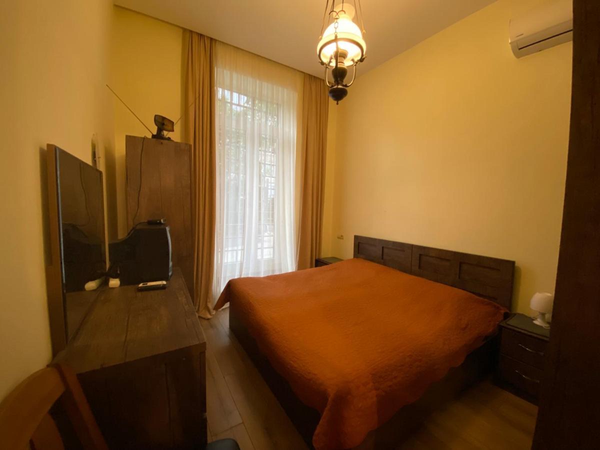Nice Loft On Uznadze Street Tbilisi Bagian luar foto