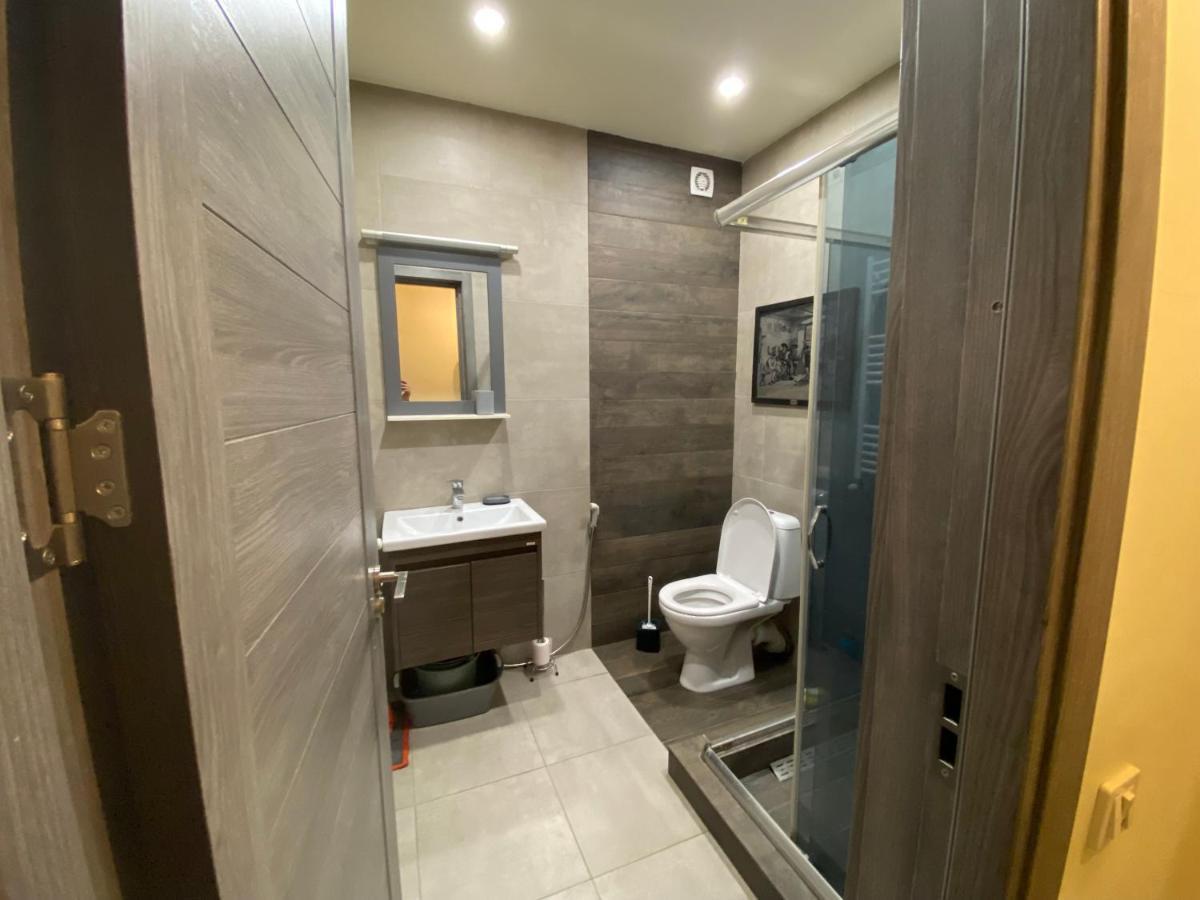 Nice Loft On Uznadze Street Tbilisi Bagian luar foto